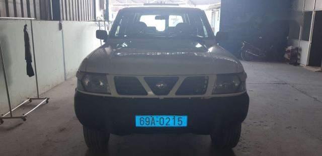 Bán Nissan Patrol năm sản xuất 2000, màu trắng, xe nhập