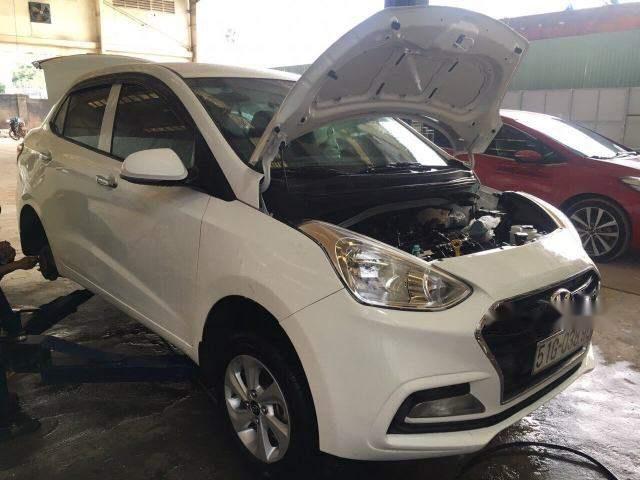 Cần bán gấp Hyundai Grand i10 đời 2018, màu trắng, giá tốt