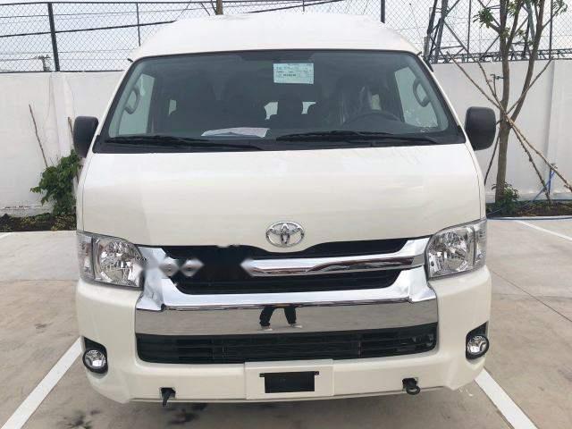 Bán ô tô Toyota Hiace sản xuất năm 2018, màu trắng giá cạnh tranh