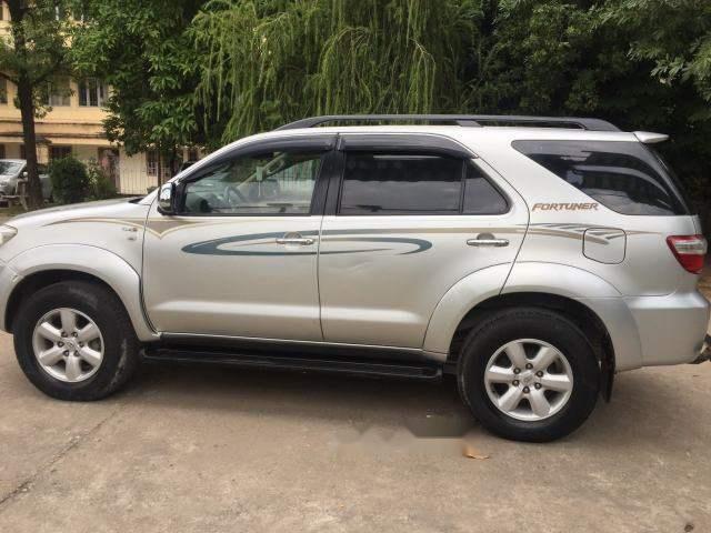 Chính chủ bán xe Toyota Fortuner 2.5 năm 2009, màu bạc 