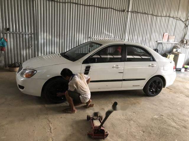 Bán xe cũ Kia Cerato năm 2007, màu trắng, nhập khẩu như mới