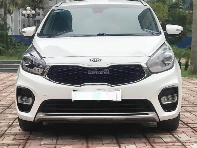 Bán xe Kia Rondo GAT đời 2017, màu trắng 