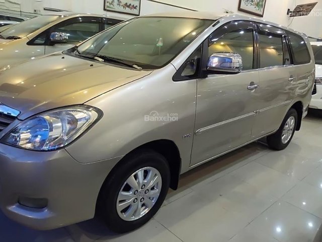 Bán Toyota Innova G SR đời 2010, màu bạc0