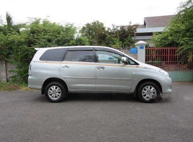 Bán Toyota Innova 2.0G đời 2011, màu bạc ít sử dụng, giá chỉ 446 triệu