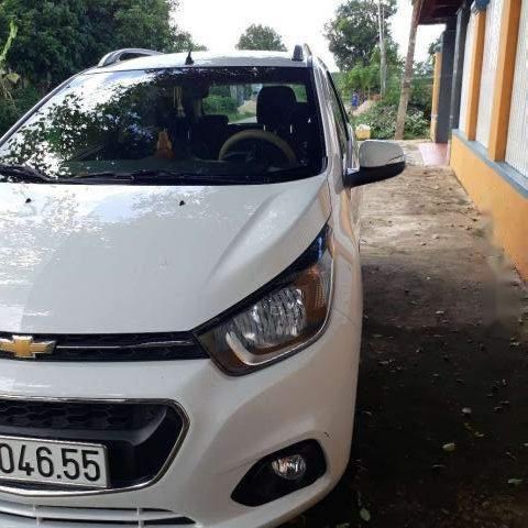 Cần bán gấp Chevrolet Spark năm 2018, màu trắng