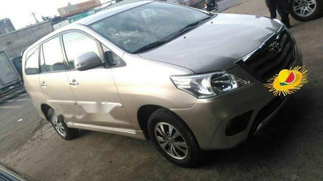 Bán Toyota Innova MT sản xuất năm 2015, máy móc chạy êm ru