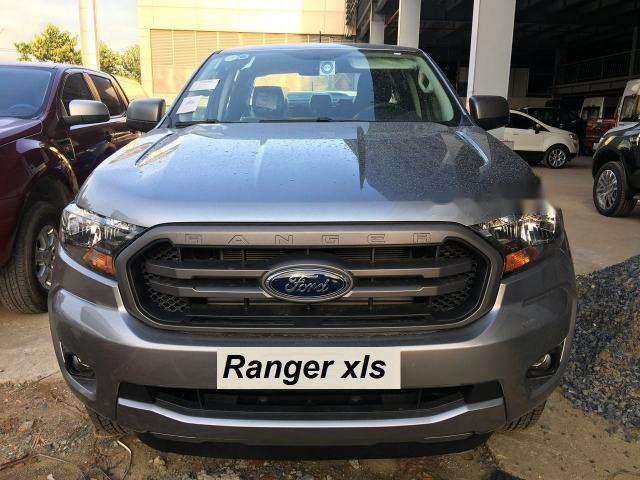 Cần bán Ford Ranger XLS 2018, màu xám, kiểu xe bán tải 5 chỗ 4 cửa