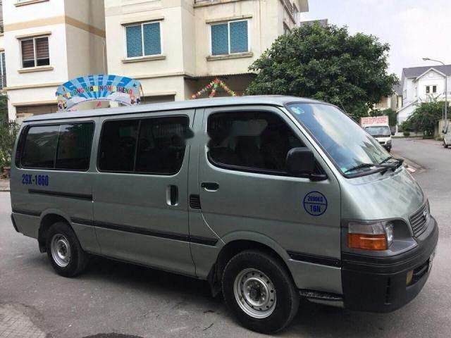 Bán Toyota Hiace 2.4 năm 2005 ít sử dụng