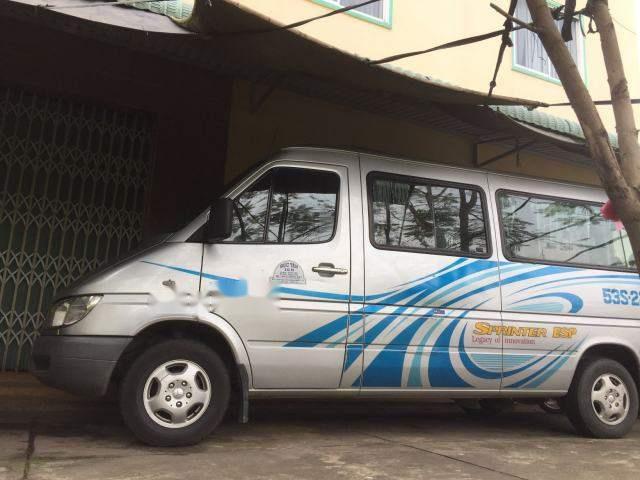 Bán nhanh xe Mercedes MT 2008, màu bạc