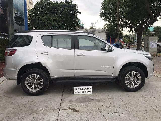 Cần bán Chevrolet Trailblazer đời 2018, màu bạc, nhập khẩu Thái, giá tốt