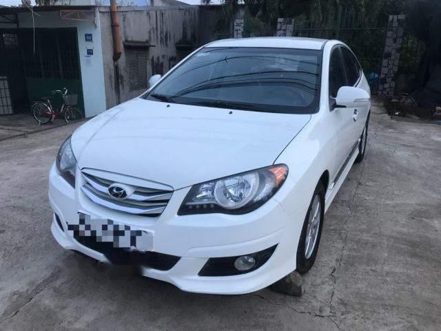 Bán xe Hyundai Avante 2012, màu trắng, nhập khẩu nguyên chiếc