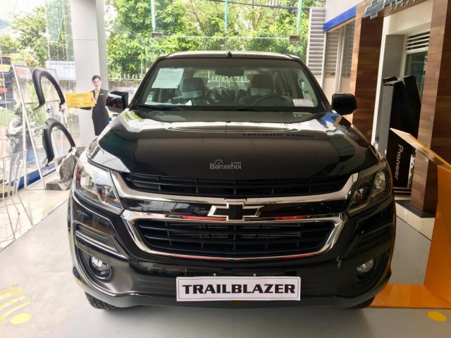 Cần bán Chevrolet Trailblazer 2.5L 4X2 AT sản xuất năm 2018, màu đen, nhập khẩu nguyên chiếc