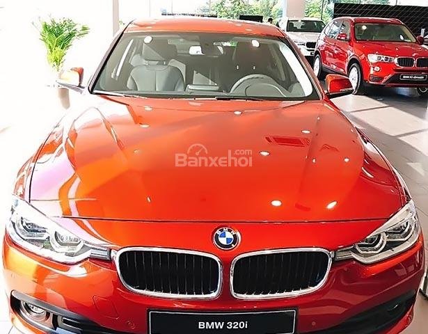 Bán xe BMW 3 Series 320i năm sản xuất 2018, màu đỏ, nhập khẩu