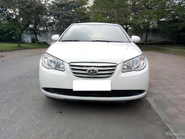 Bán xe Hyundai Elantra 1.6 MT đời 2011, màu trắng, nhập khẩu, số sàn