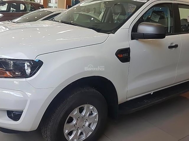 Bán xe Ford Ranger năm sản xuất 2018, màu trắng, nhập khẩu