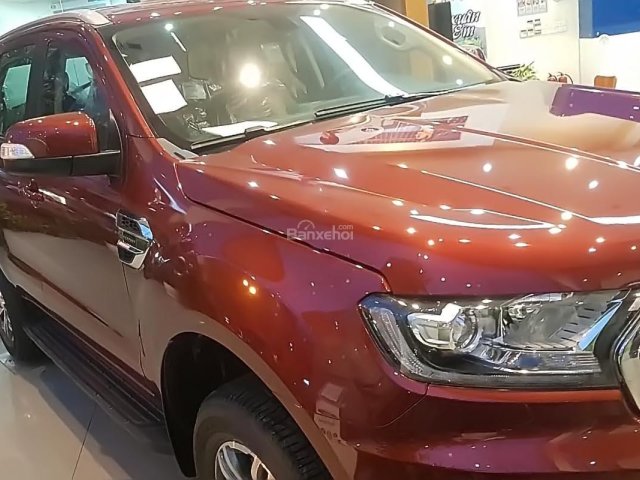 Bán Ford Everest đời 2018, màu đỏ, xe nhập