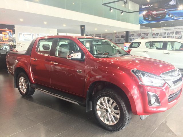 Bán xe bán tải Isuzu Dmax 2 cầu, số sàn 2018