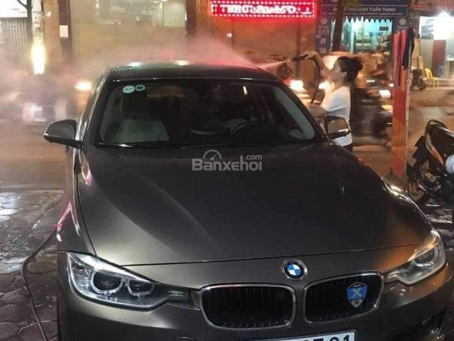 Cần bán BMW 3 Series 320i 2015, màu nâu, xe nhập  