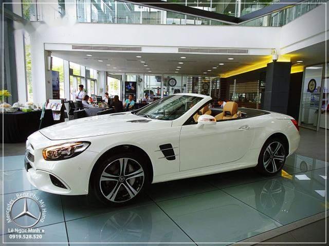 Bán xe Mercedes SL400 sản xuất năm 2018, màu trắng, xe nhập 