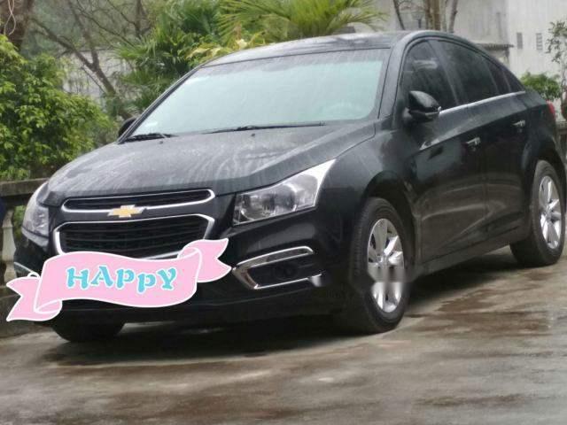 Cần bán xe Chevrolet Cruze đời 2017, màu đen, giá tốt