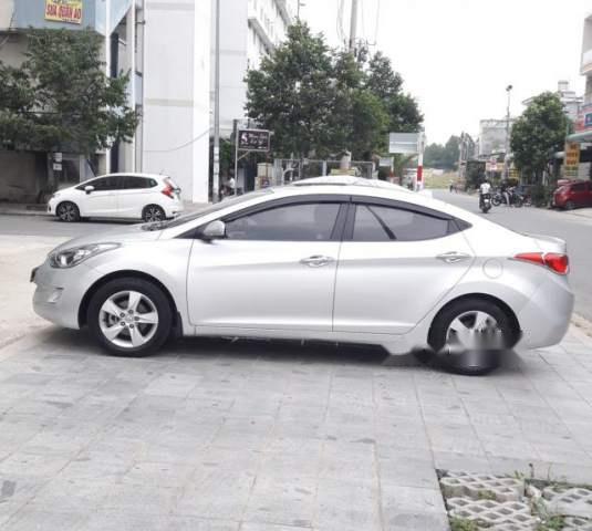 Bán ô tô Hyundai Elantra 1.8AT đời 2015, màu bạc, nhập khẩu nguyên chiếc còn mới