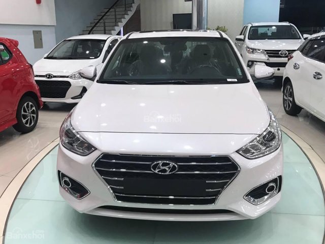 Bán xe Hyundai Accent bản đặc biệt, màu trắng - xe giao ngay tại Nam Định0