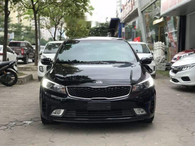 Cần bán Kia Cerato 1.6AT đời 2017, màu đen, giá 615tr