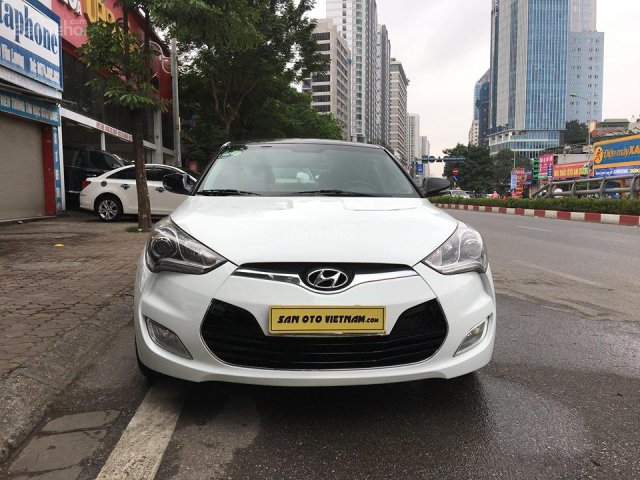 Cần bán Hyundai Veloster 1.6 AT 2011, màu trắng, nhập khẩu nguyên chiếc