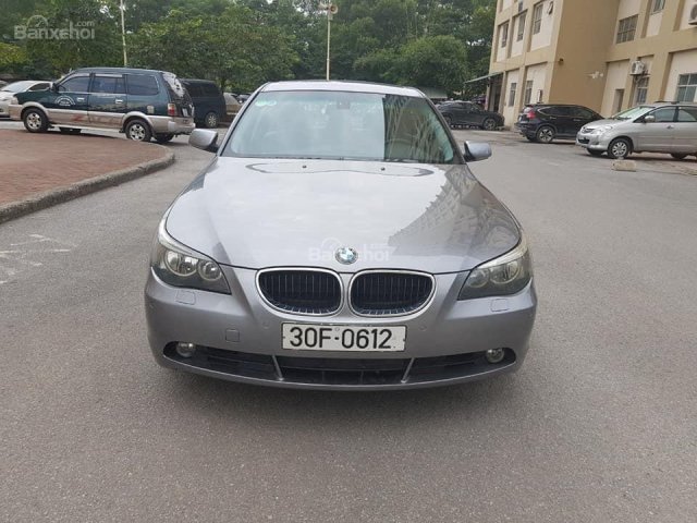 Cần bán xe BMW 5 Series sản xuất năm 2004, màu xám (ghi)