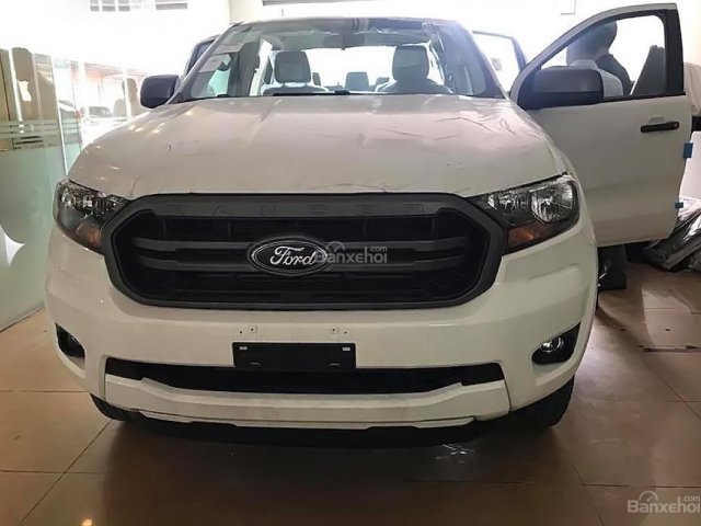 Cần bán Ford Ranger XLS 2.2L 4x2 AT năm 2018, màu đen, nhập khẩu nguyên chiếc, giá chỉ 650 triệu