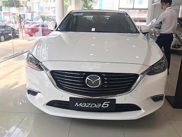 Cần bán Mazda 6 2.0L năm 2018, màu trắng, giá 819tr