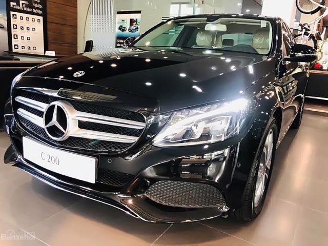 Cần bán Mercedes C200 năm sản xuất 2018, màu đen