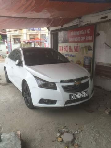 Cần bán lại xe Chevrolet Cruze sản xuất năm 2014, màu trắng, giá tốt