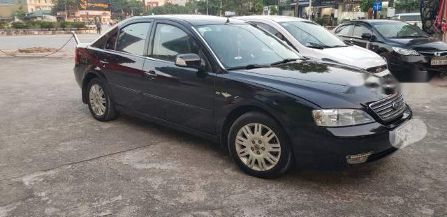 Cần bán Ford Mondeo đời 2004, màu đen, giá chỉ 190 triệu