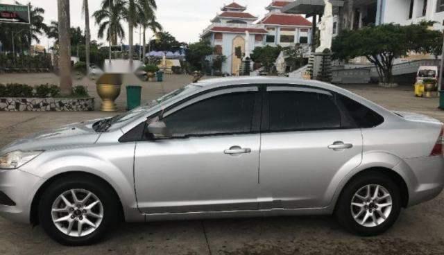 Cần bán xe Ford Focus năm sản xuất 2010, màu bạc, giá chỉ 340 triệu