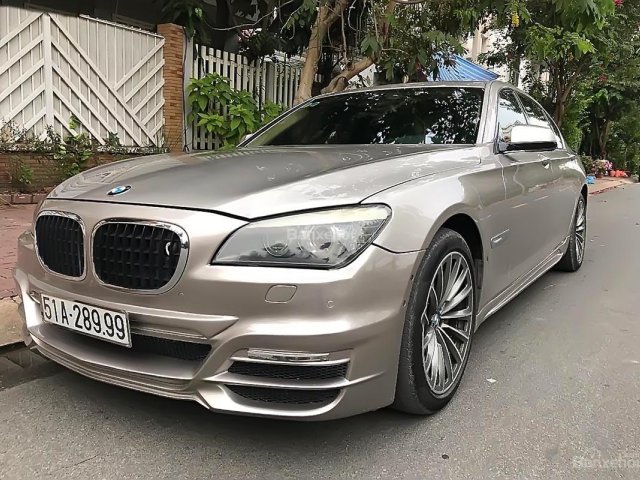 Cần bán gấp BMW 7 Series 750Li đời 2010, màu ghi vàng, nhập khẩu