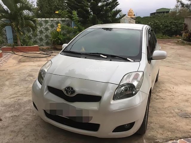 Bán Toyota Yaris đời 2008, màu trắng, nhập khẩu nguyên chiếc