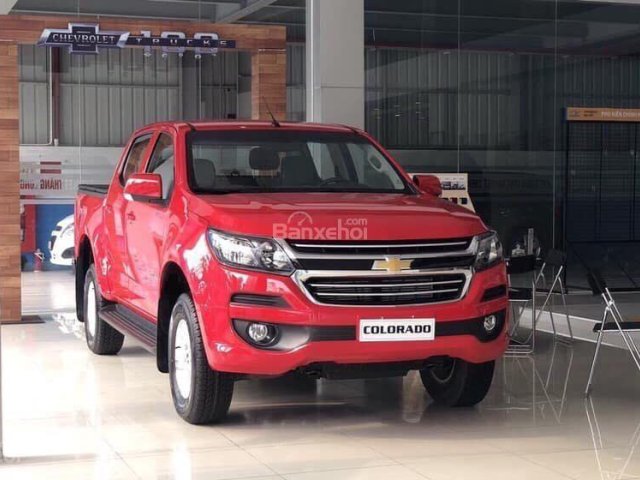 Bán Chevrolet Colorado 2.5AT VGT 4x2 đời 2018, màu đỏ, nhập khẩu nguyên chiếc