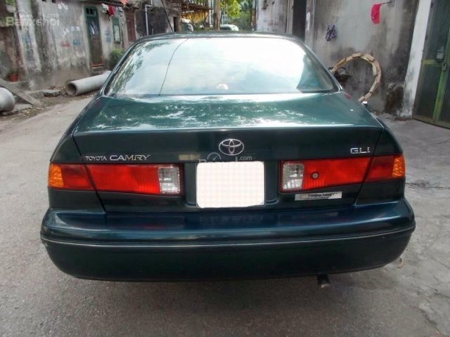 Cần bán xe Toyota Camry GLI đời 2000, nhập khẩu nguyên chiếc số sàn, giá chỉ 88 triệu