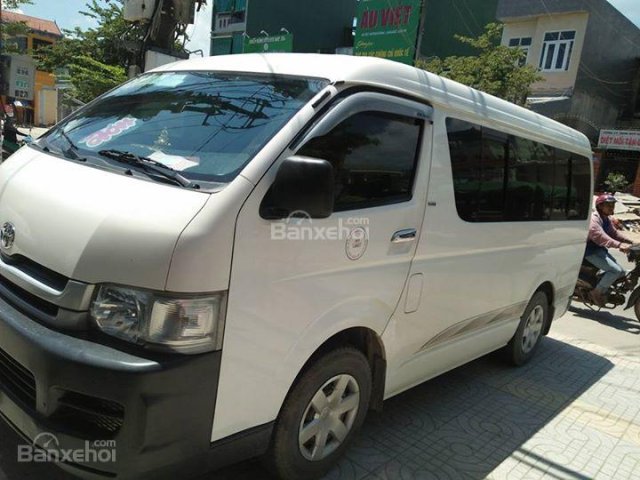 Cần bán Toyota Hiace 2010, số sàn máy dầu, màu trắng ngọc trinh