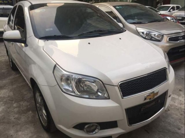 Cần bán Chevrolet Aveo 2015, màu trắng số tự động