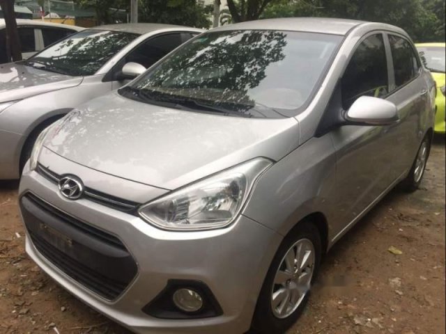 Cần bán xe Hyundai Grand i10 đời 2015, màu bạc, nhập khẩu số tự động, giá tốt