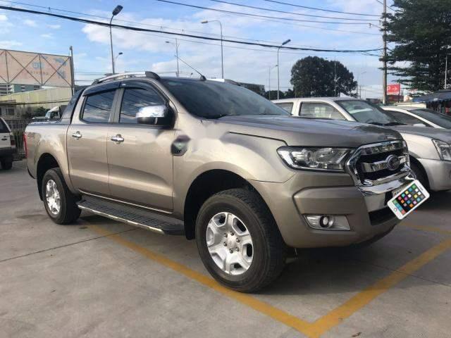 Bán xe Ford Ranger XLT sản xuất năm 2016, màu vàng, xe nhập