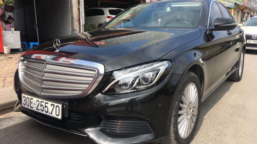 Cần bán Mercedes C250 Exclusive đời 2016, màu đen