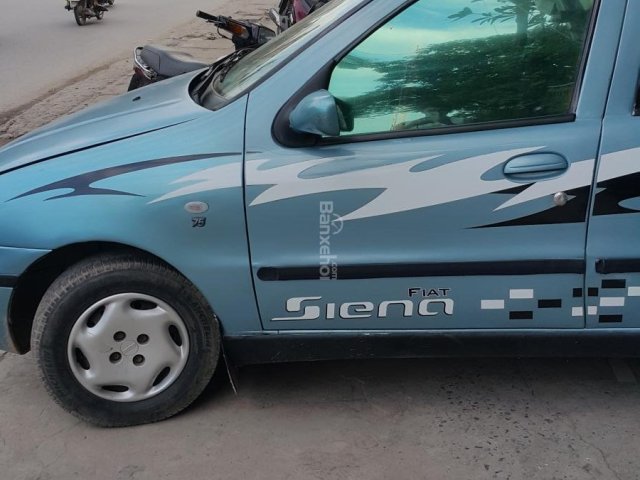 Cần bán xe Fiat Siena đời 2003, màu xanh lam nhập từ Italia nguyên bản, giá tốt 100 triệu