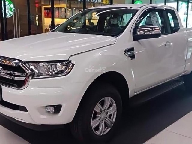 Bán ô tô Ford Ranger XLT 4x4 AT 2018, màu trắng, nhập khẩu