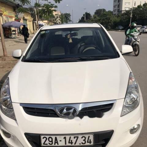 Bán Hyundai i20 năm 2011, màu trắng, nhập khẩu số tự động