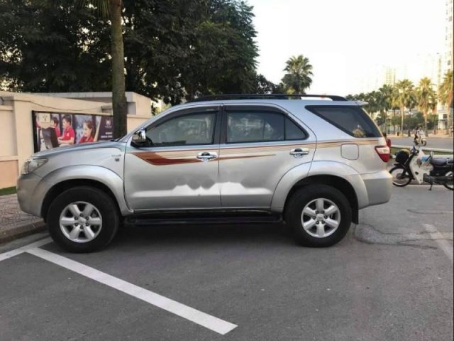 Chính chủ bán xe Toyota Fortuner G đời 2010, màu bạc