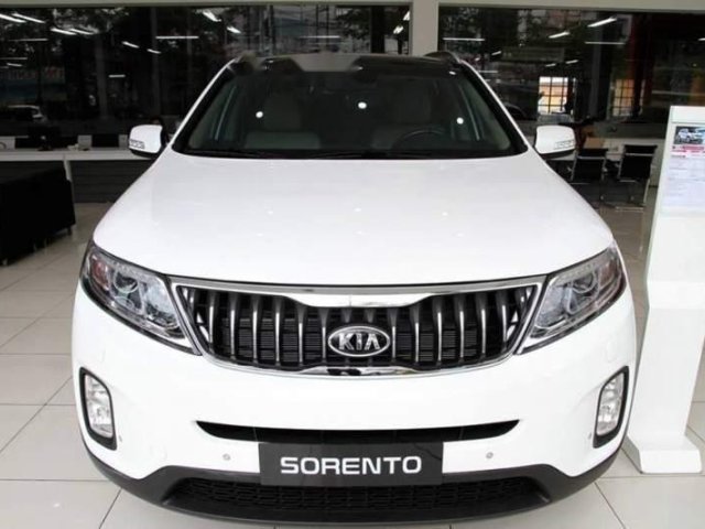 Cần bán Kia Sorento sản xuất 2017, màu trắng, 913tr