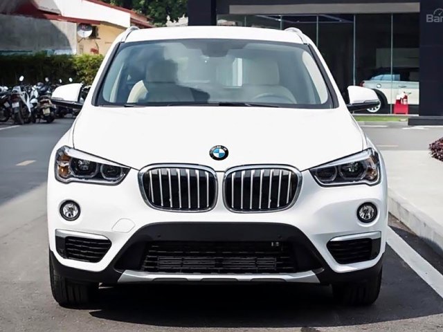 Bán xe BMW X1 sDrive18i sản xuất 2018, màu trắng, xe nhập